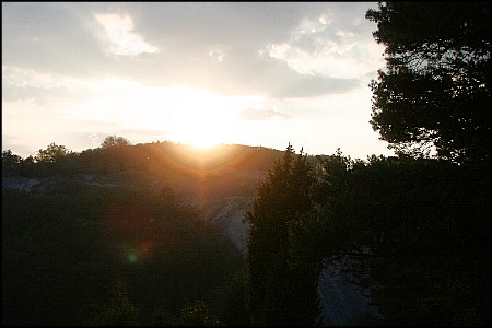 Sonnenuntergang im Schiefer Steinbruch